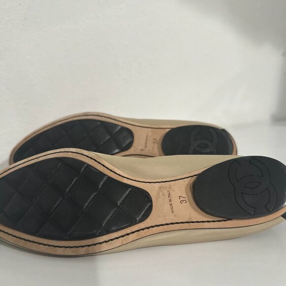 Chanel Lambskin Spirit Flats w/ Elastic & Black Cap Toe Size 7 - Picture 7 of 10